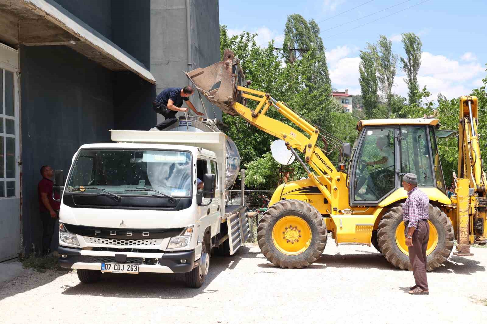 buyuksehir-in-ureticilere-ekipman-destekleri-suruyor