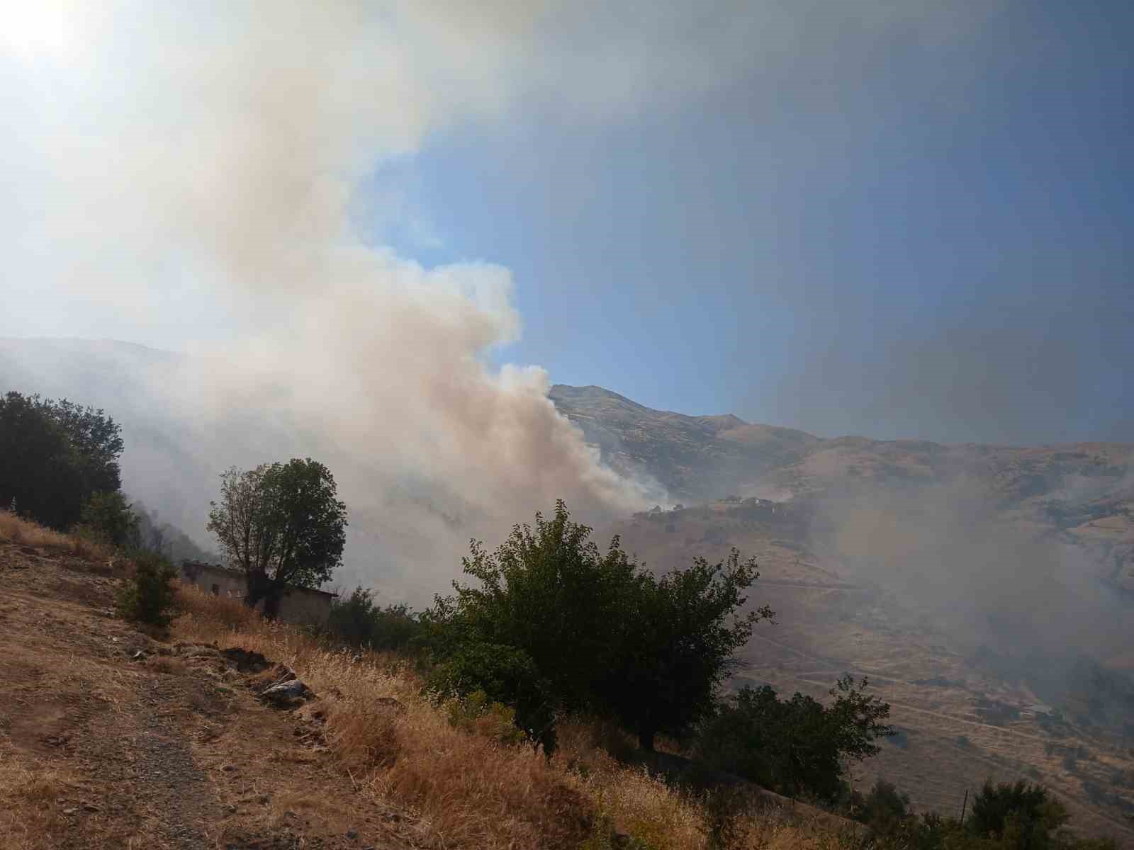 puturge-deki-arazi-yanginina-mudahale-suruyor