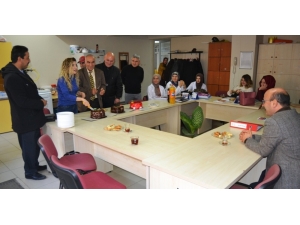 Öğretmenlere Sürpriz Yaş Günü