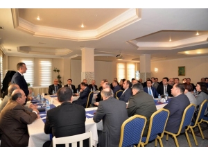 Vali Büyükakın İl İdare Şube Başkanları Ve İlçe Kaymakamları İle Bir Araya Geldi