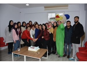 Yüksekokul Öğrencilerinden Örnek Davranış