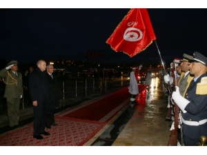 Cumhurbaşkanı Erdoğan Tunus’ta Şehitler Anıtını Ziyaret Etti
