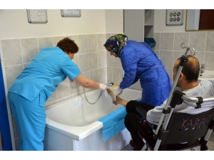 Yarası Kapanmayan Hastaların İmdadına Bu Merkez Yetişiyor