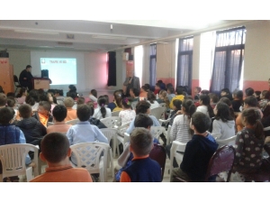 Minik Öğrencilere Trafik Eğitimi