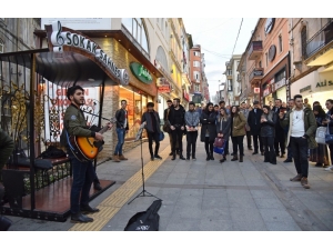 Giresun Belediyesi’nden Sokak Müzisyenleri İçin “Sokak Sahnesi”