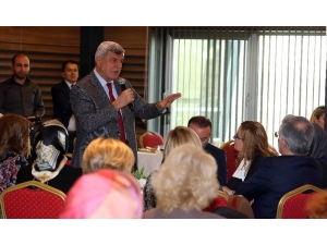 Başkan Karaosmanoğlu Kadın Stk Temsilcileri İle Bir Araya Geldi