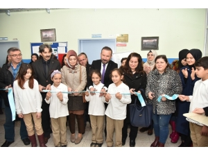 İzmit Belediyesi’nden 2 Okula Öğretmenler Odası