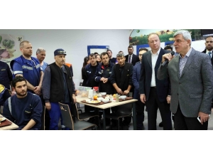 Başkan Karaosmanoğlu, “Sizin İçin Çalışmak Bizlere Büyük Bir Onurdur’’