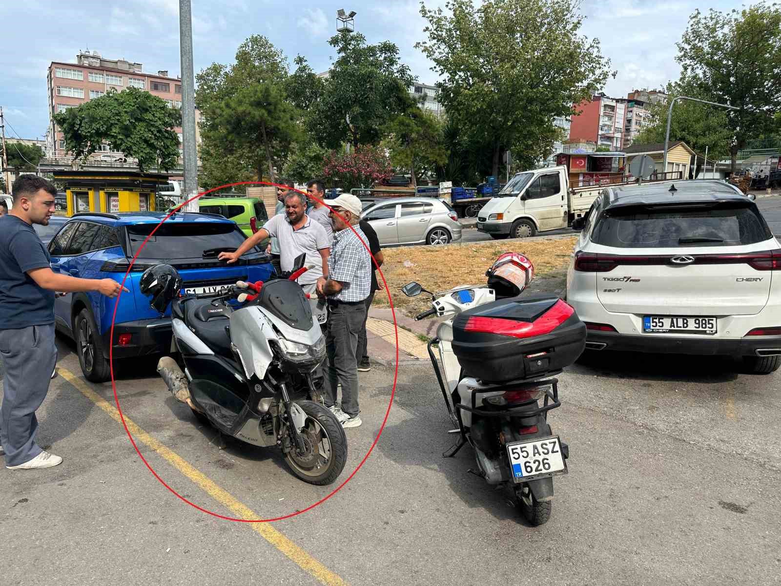 samsun-da-motosiklet-ile-ticari-taksi-carpisti