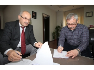 Saruhanlı’da Belediye İşçilerinin Maaşlarına Zam