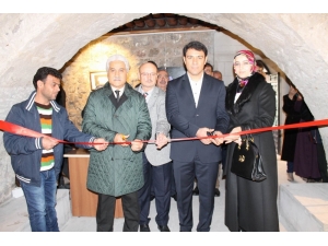 Güvenlik Görevlisi Ressam İlk Kişisel Resim Sergisini Açtı