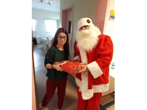 Lösemi Çocuklara Noel Baba Sürprizi
