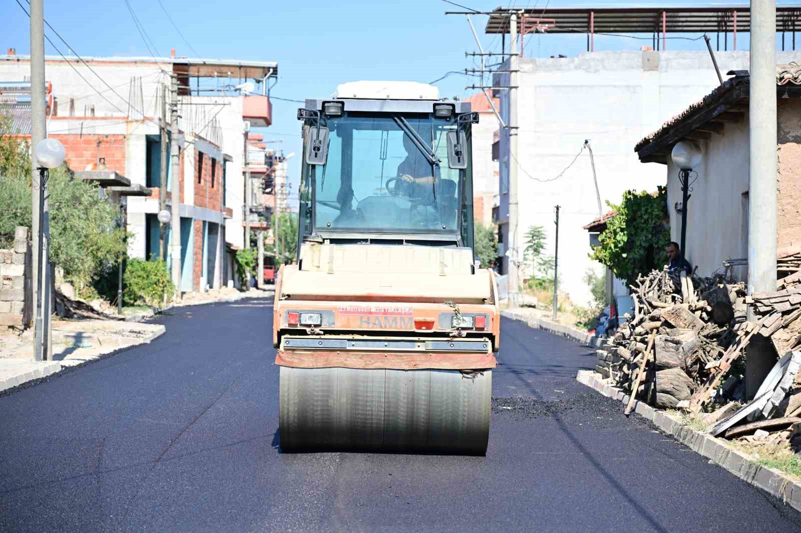 ahmetli-de-yollar-sicak-asfaltla-bulusuyor