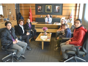 Öğrencilerden Oral’a Teşekkür