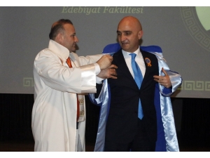 Aü’de 227 Öğretim Üyesi Biniş Giydi