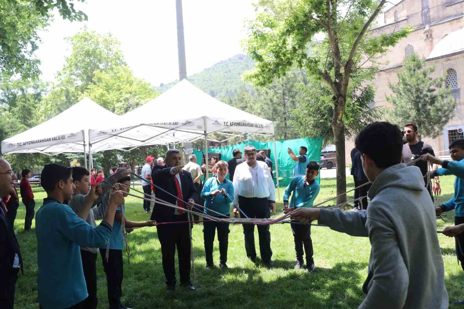 ogrencilere-yonelik-gerceklestirilen-yil-sonu-cami-senlikleri-basladi
