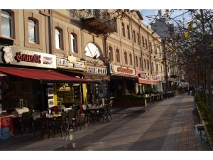 İki Lokanta Arasında Mesafe Ortalama 500 Metre Olması Gerekirken