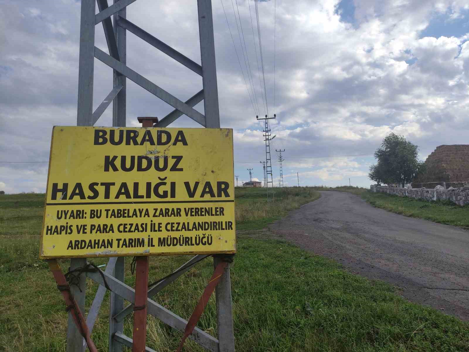 kuduz-nedeniyle-mahalleye-giris-cikislar-yasaklandi