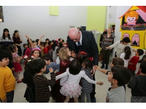 Başkan Kurt Miniklerle Yeni Yıl Kutlamasına Katıldı