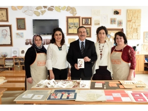 Yeni Yıl Tebrik Kartları Sukurusu’ndan