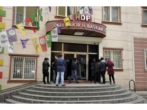 Dbp’ye Polis Baskını