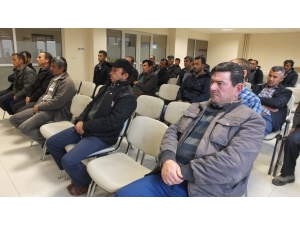 Öğrenci Velilerinin Taşımalı Tepkisi Öğrenciler Okula Gidemiyor