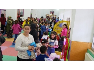 Hakkari’de ‘Çocuk Oyun Merkezi’ne Yoğun İlgi