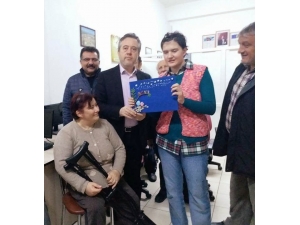 Bakan Yardımcısı Karabay’a Engelli Öğrenciden El Emeği Hediye