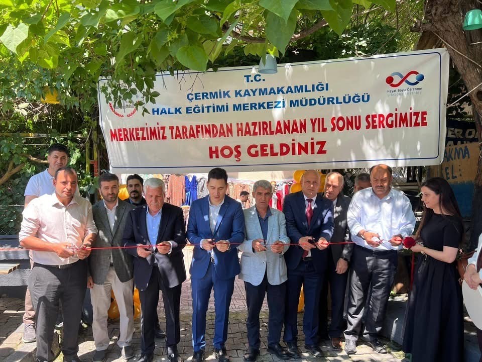 cermik-te-kadinlarin-el-emegi-sergisi-acildi