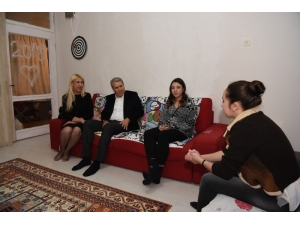 Rektör Budak Yılbaşına Öğrencilerle Girdi