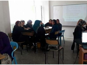 Şaphane’de Bayanlara Kuran-ı Kerim Okuma Kursu