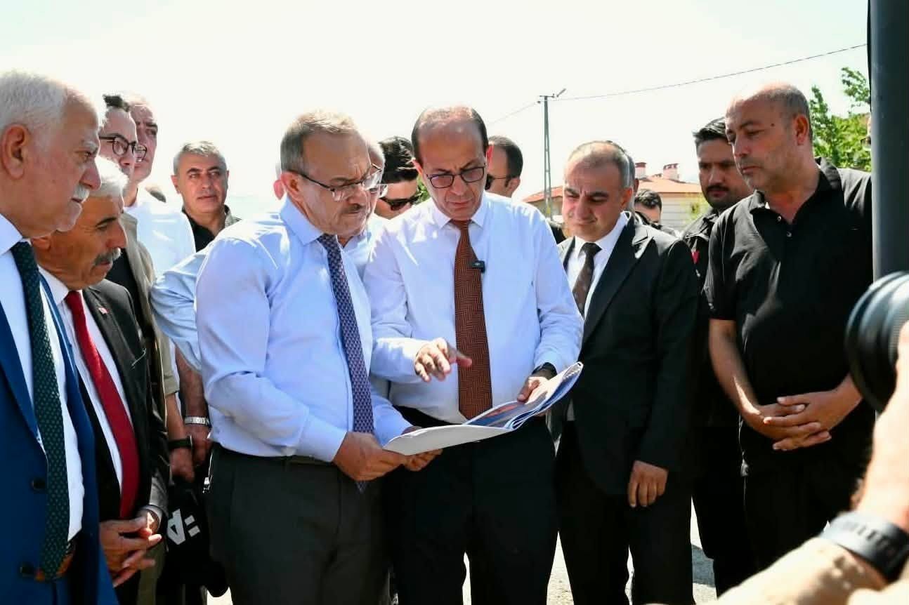 vali-yavuz-ile-buyuksehir-belediye-baskani-er-yesilyurt-un-tarihi-bolgelerindeki-yatirimlari-inceledi