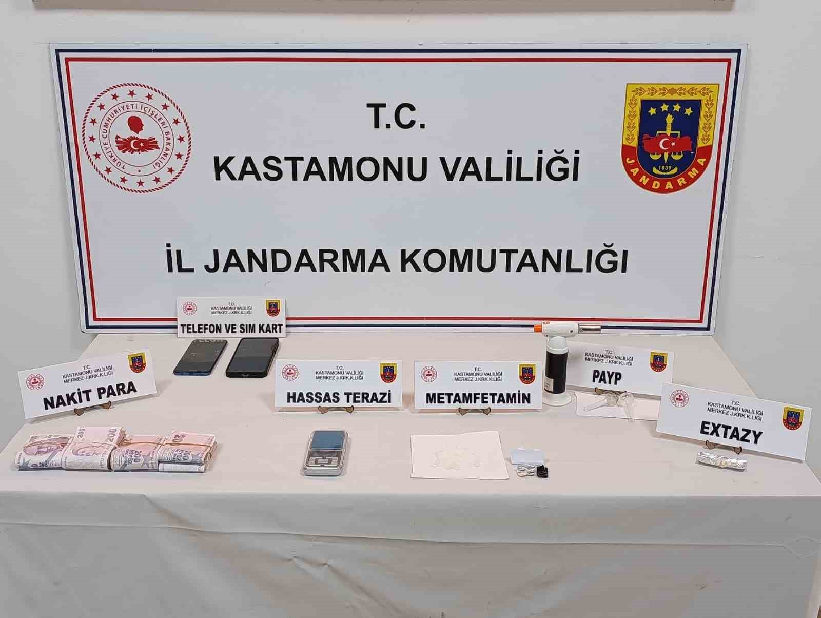 kastamonu-da-uyusturucu-operasyonlarinda-5-supheli-gozaltina-alindi