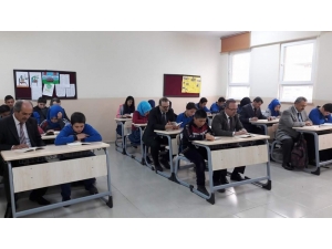 Kaymakam Öner, Haftanın İki Günü Okuma Saatlerine Katılıyor