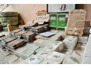 Güçlü Saç Kökleri İçin 7 Bitkisel Yağ Karışımlı Sabun