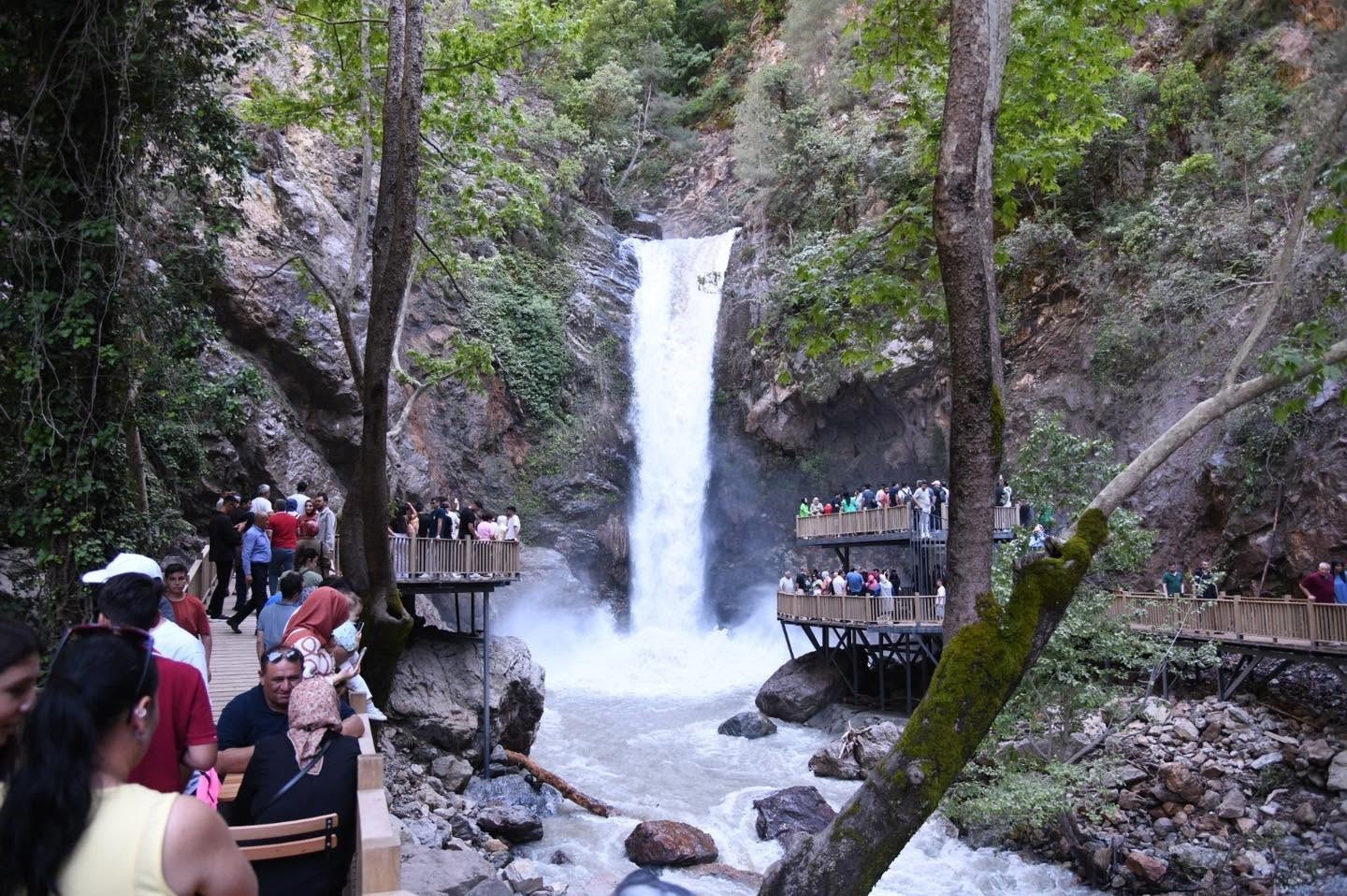 osmaniye-nin-sakli-cenneti-karacay-selalesi-akdeniz-in-yeni-gozdesi-oluyor