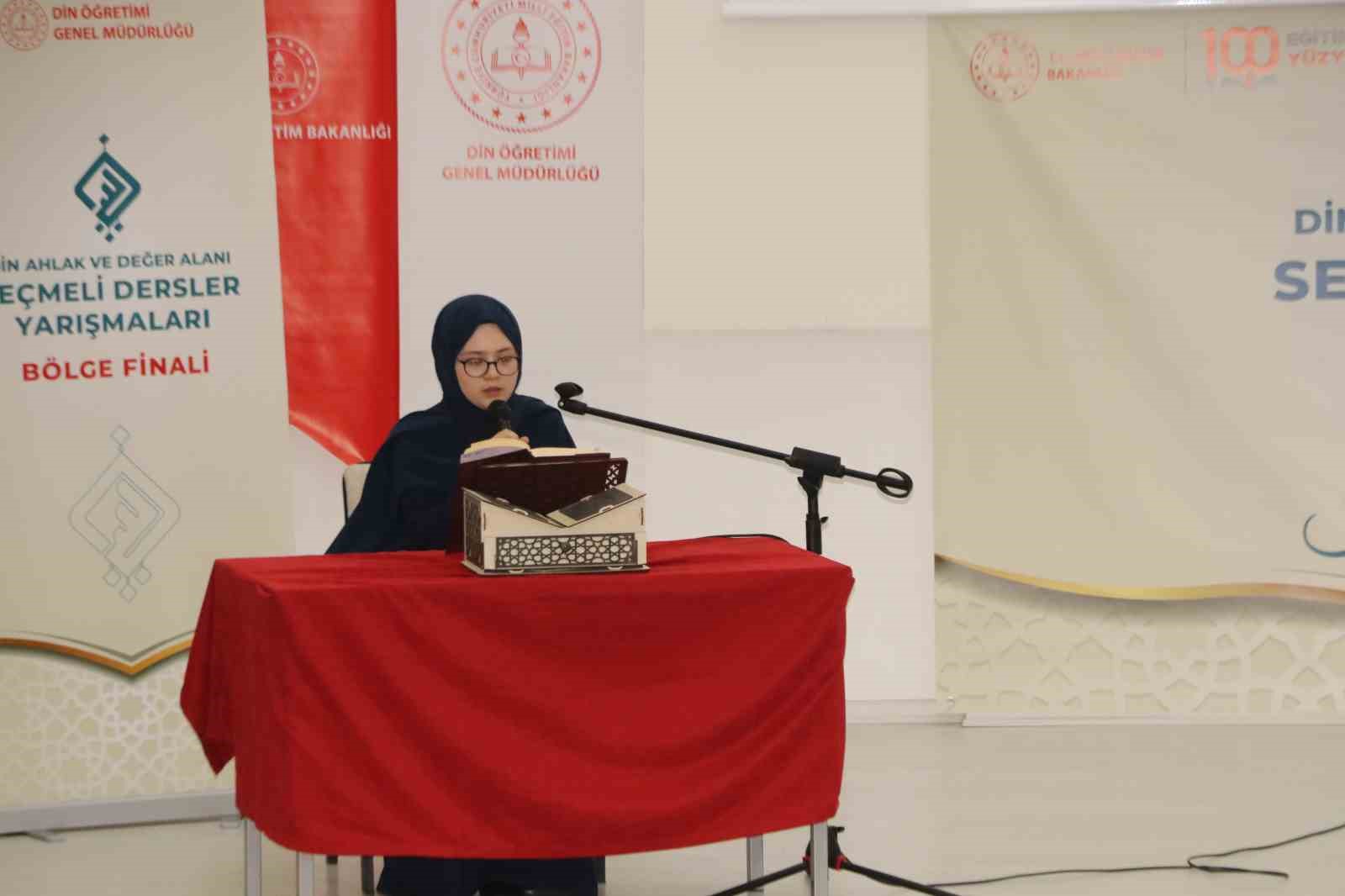 erzincan-kur-an-i-kerim-i-guzel-okuma-yarismasi-bolge-finaline-ev-sahipligi-yapti