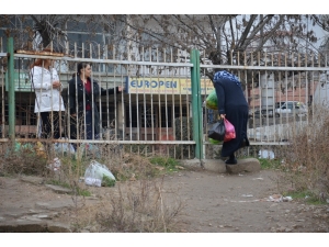 Mahalleli Üst Geçit İstiyor