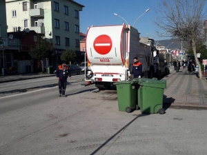 Körfez’de Çöp Konteynerleri Dezenfekte Ediliyor