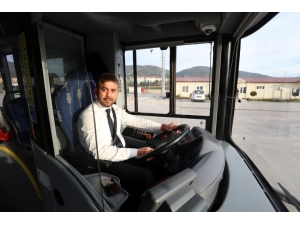 Yolculuk Esnasında Dili Boğazına Kaçan Çiftin Bebeğini Otobüs Şoförü Hayata Döndürdü