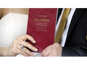 İzmit’te Bir Yılda 2 Bin 767 Çift Evlendi