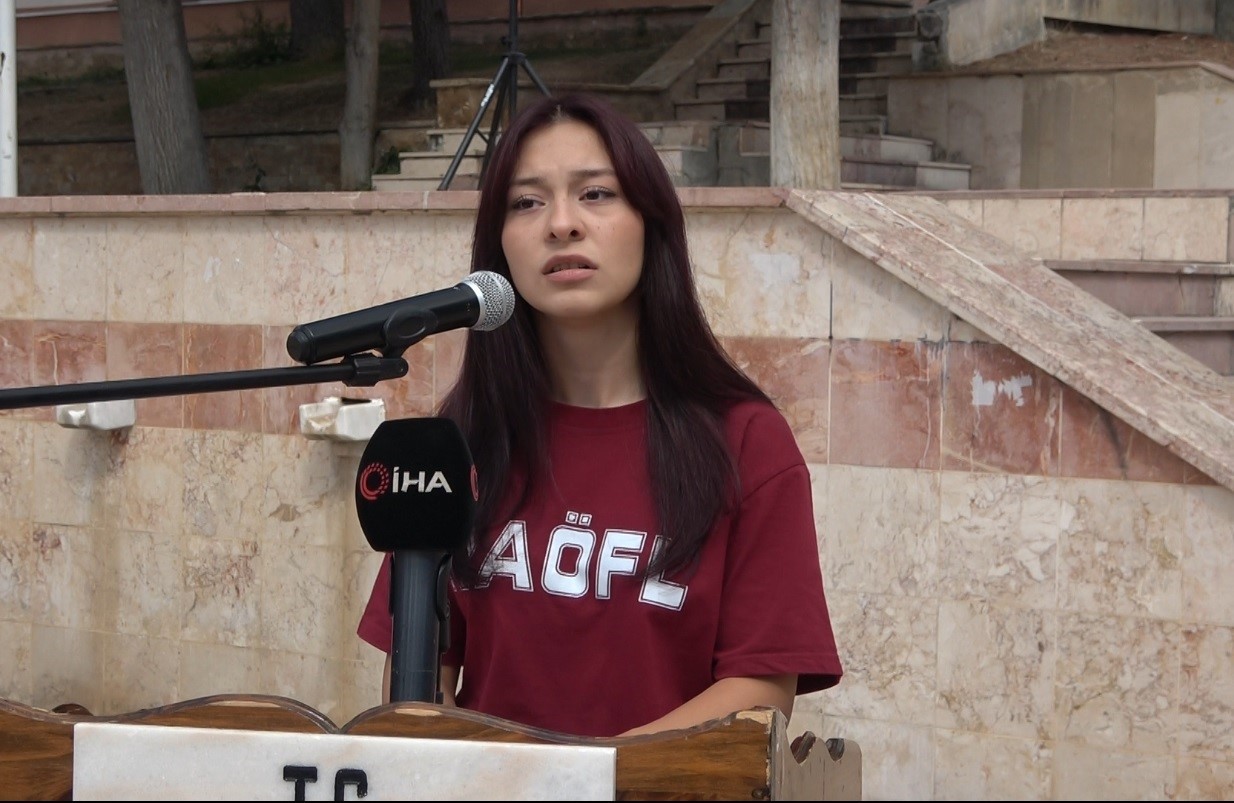 gaziler-gunu-nde-siir-okurken-duygularina-hakim-olmadi