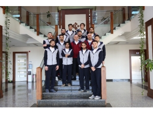 Hkü Sporcuları Kupayla Döndü