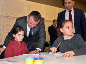 Vali Büyükakın, “Donanımlı Nesiller Yetiştirmeliyiz”