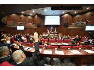 İzmit Belediyesi’nde Yılın İlk Meclisi 20 Dakika Sürdü
