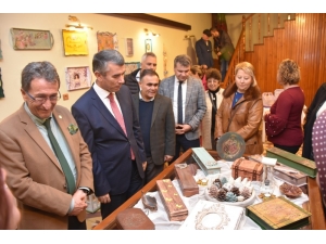 Edremit Belediyesi Ahşap Boyama Kursu Sergisi Açıldı