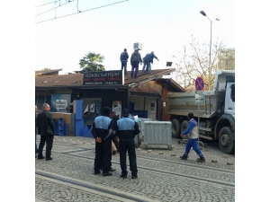 Halkevi’nde Dükkanlar Yıkılıyor