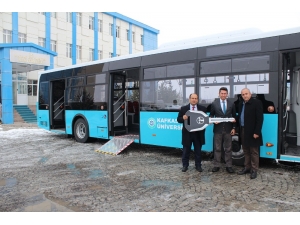 Kafkas Üniversitesi Araç Filosunu Genişletiyor