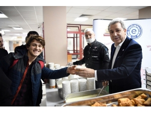 Ege’de Kütüphane 24 Saat Açık