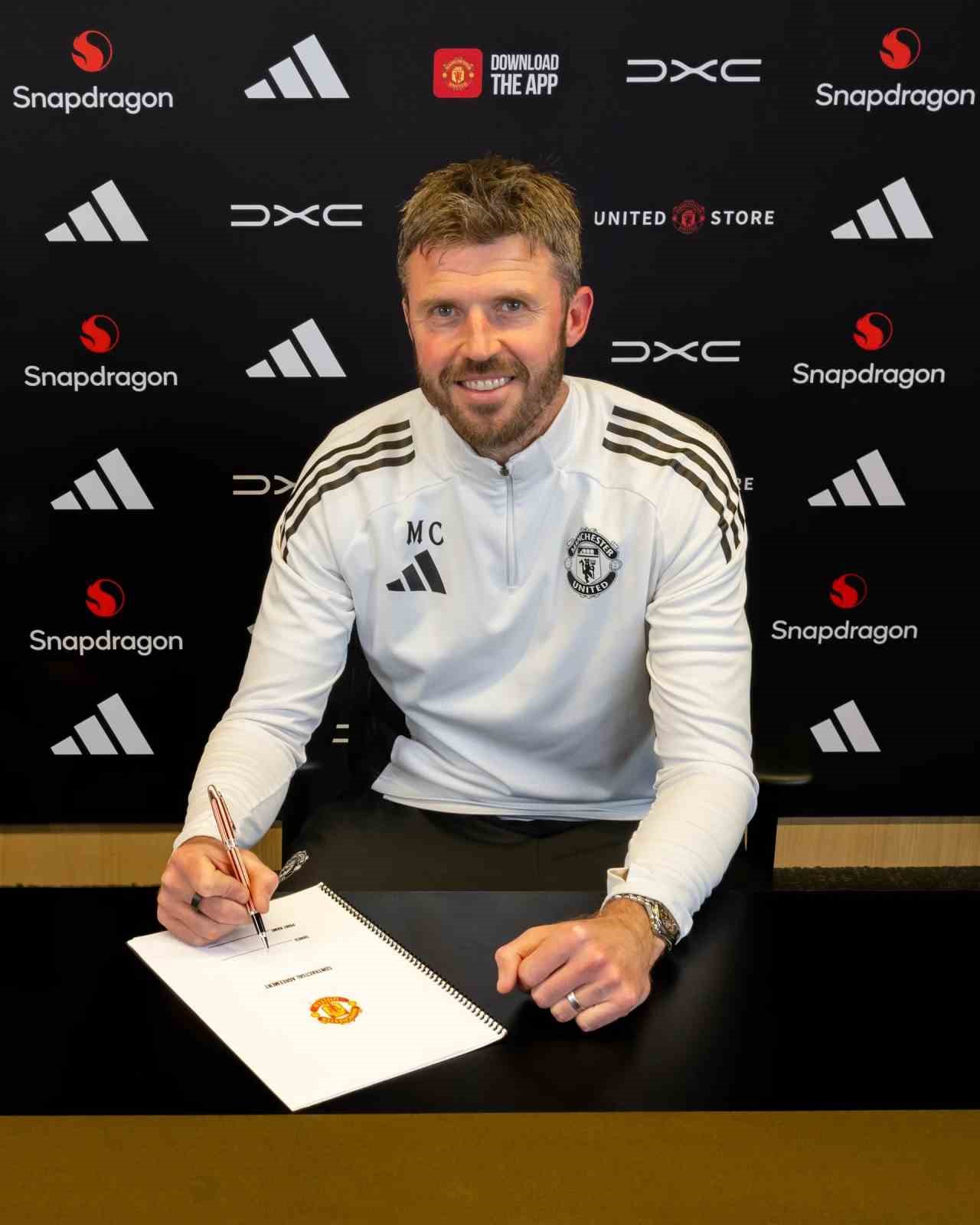 manchester-united-2-yil-daha-michael-carrick-e-emanet